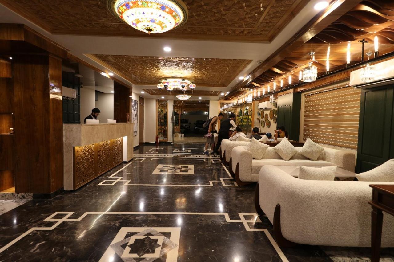 Hotel Blanco Срінагар Екстер'єр фото