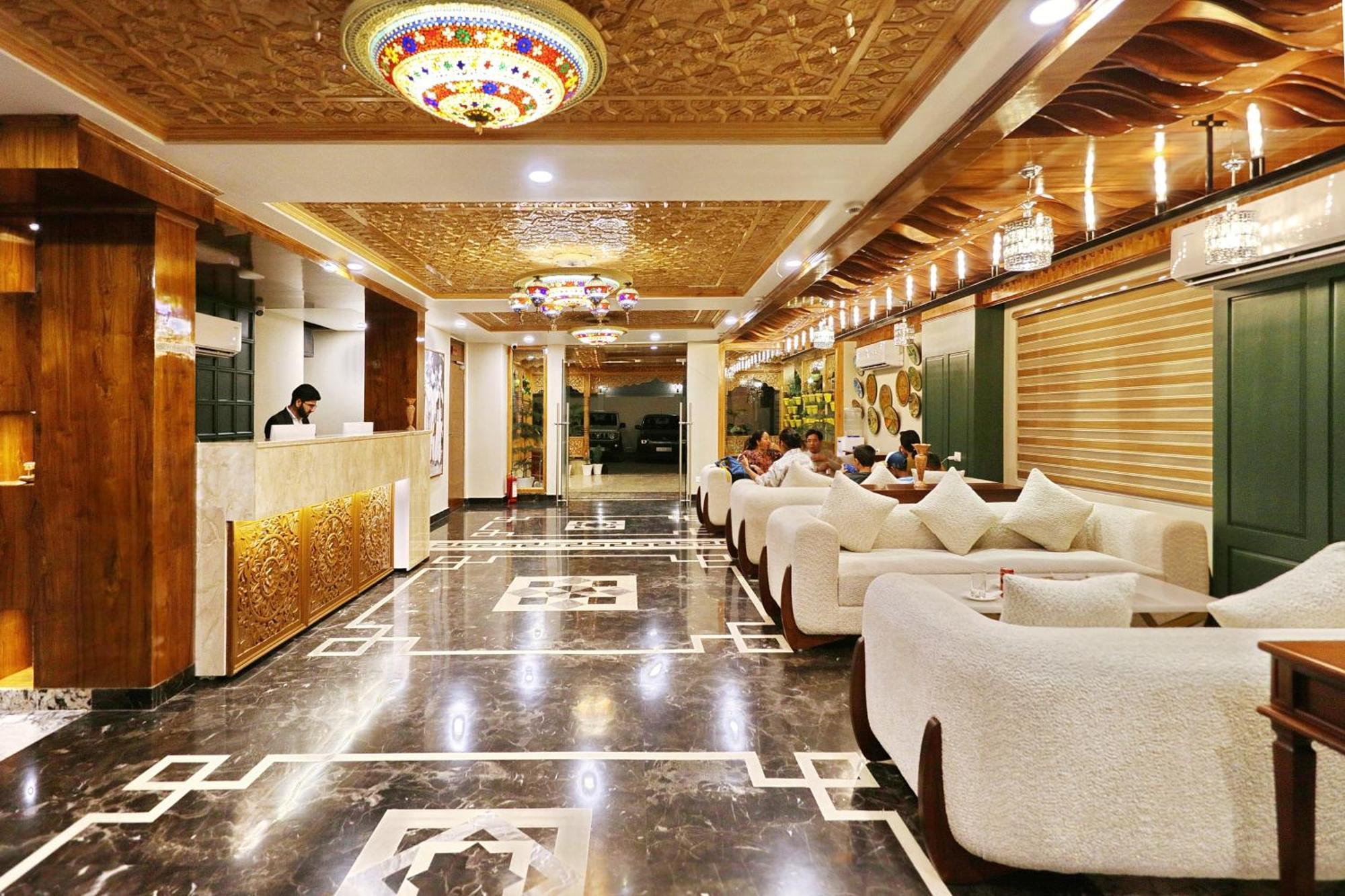 Hotel Blanco Срінагар Екстер'єр фото